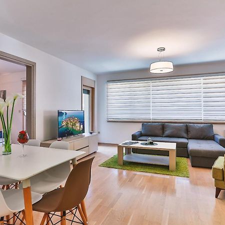 Luxury Fontana Apartments Будва Экстерьер фото