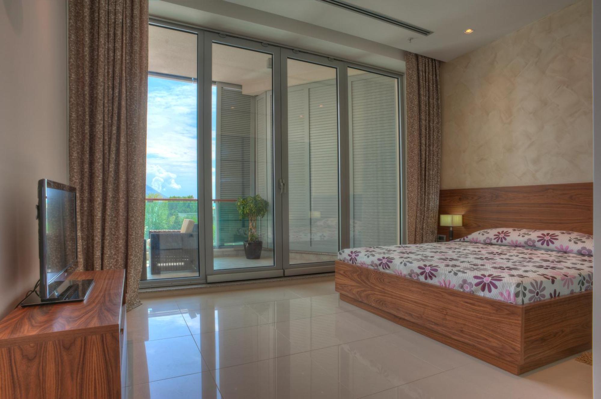 Luxury Fontana Apartments Будва Экстерьер фото
